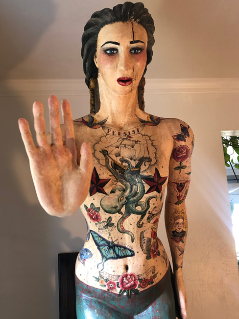 "Siren" with her new sleeve